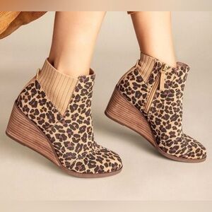 TOMS Sadie Tan Classic Leopard Printed NWT